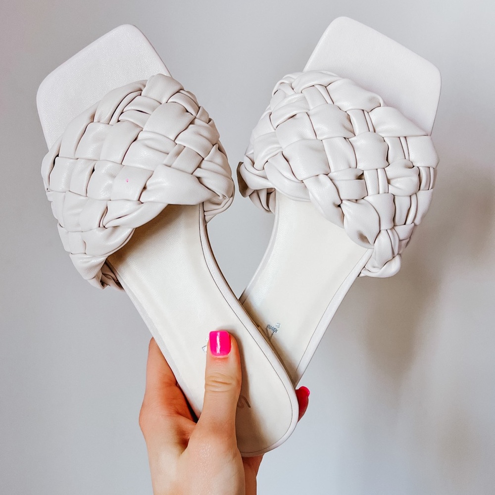 SQUARE TOE BRAIDED SLIDES